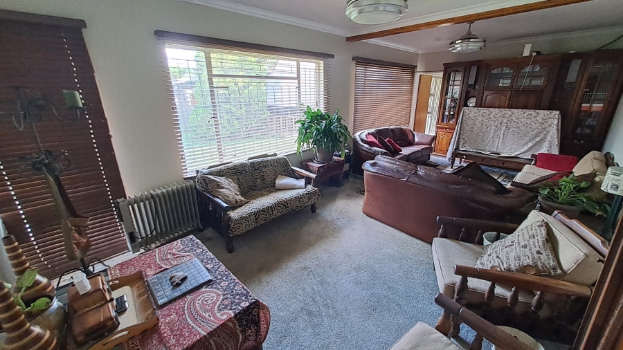 5 Bedroom Property for Sale in Fichardt Park Free State